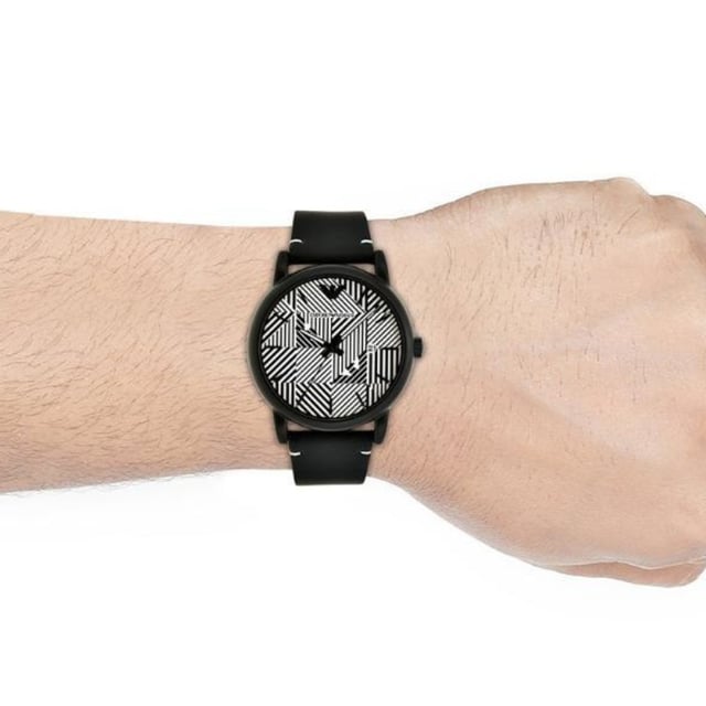 Manufacturer Part Number: AR11136Movement: QuartzBracelet Color: BlackWaterproofing: 50M (5ATM)Dial Color: Two ToneBracelet Material: LeatherDate: YesDial Diameter: 43mmDial Thickness: 11mmGender: MenDisplay: AnalogStyle: ClassicPattern: Name Of The BrandCollection: Emporio Armani ClassicBracelet Closure: Pin BuckleBracelet Width: 22mmDial Material: Stainless SteelGlass Type: MineralShape: RoundBezel: Fixed BezelCase Color: BlackEAN: 0723763268615