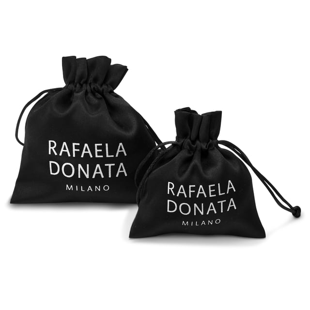 Do you love contemporary silver jewelry? Then discover the jewelry label Rafaela Donata and enjoy special chic on your skin. Whether as a filigree bracelet or noble earrings, as an opulent collier or a fashionable ring-the variety of silver creations are no limits, and that with an unbeatable price-performance ratio. You will be enchanted!
