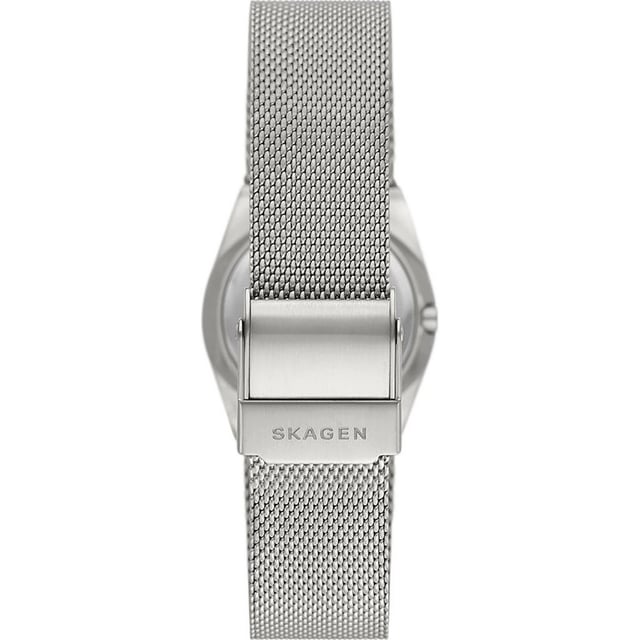 This Skagen Grenen Lille Solar Powered Analogue Watch for Women is the perfect timepiece to wear or to gift. It's Silver 26 mm Round case combined with the comfortable Silver Stainless steel watch band will ensure you enjoy this stunning timepiece without any compromise. Operated by a high quality Quartz movement and water resistant to 3 bars, your watch will keep ticking. Elegant and fashionable watch that is suitable for the daily life of every Women. It’s a great gift for your relatives and friends -The watch has a function:  Solar Powered , Luminous Hands and Luminous Hands High quality 19 cm length and 16 mm width Silver Stainless steel strap with a Fold over clasp Case diameter: 26 mm,case thickness: 7 mm, case colour: Silver and dial colour: Blue