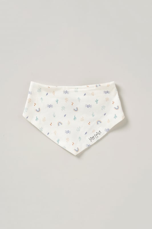 Welcome your little one to the world with this adorable Hello World set from Homegrown. Featuring a charming bodysuit adorned with the beloved "Hello World" print and extendable fastenings for a perfect fit as they grow. Pair it with cozy ribbed joggers for endless comfort during playtime. Complete the ensemble with a reversible bib, ensuring versatility and practicality for any messy mealtime. Crafted from gentle, organic cotton, this set is both stylish and comfortable for your precious bundle. Let them greet the world in style with this delightful ensemble!