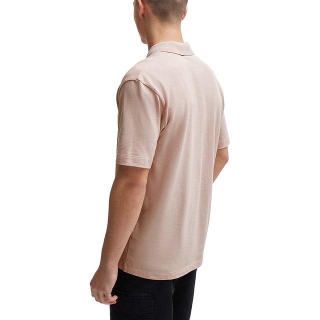 Mens Hugo Dangula Logo Print Polo Shirt in pink.- Polo collar.- Short sleeves.- Two button placket.- Small contrast logo.- Relaxed fit.- Ref: 50493206681