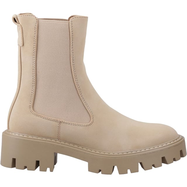 Maak je outfit compleet met een paar laarzen en creëer een trendy, coole look die bij elk seizoen past.