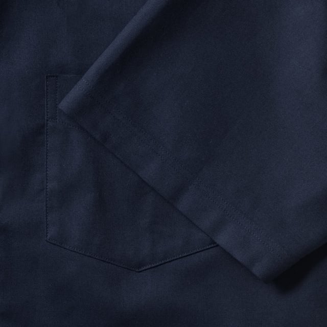 Tried and tested worplace staple that combines exceptional durability with great attention to detail. Classic shirt cut, high quality Oxford fabric with excellent finish. A must-have for every workplace. Button down collar. Back yoke with 2 side pleats. V-shaped pocket over left chest. Rounded hem. A reliable, tried and tested choice, the benchmark in its category. Also available in ladies sizes, code 933F. Weight: 130-135g/m². Fabric: 70% Cotton, 30% Polyester. 14.5 (36-38: Chest (ins)). 15 (36-38: Chest (ins)). 15.5 (38-40: Chest (ins)). 16 (40-42: Chest (ins)). 16.5 (40-42: Chest (ins)). 17 (42-44: Chest (ins)). 17.5 (42-44: Chest (ins)). 18 (44-46: Chest (ins)). 18.5 (46-48: Chest (ins)). 19 (46-48: Chest (ins)). 19.5 (48-50: Chest (ins)). 20 (50-52: Chest (ins)). 21 (52-54: Chest (ins)). RUSSELL COLLECTION - a variety of Mens and Womens corporatewear in a wide range of styles, colours and sizes.