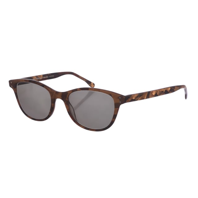 Sepulveda sunglasses.
 Zen sunglasses with acetate frame.
 Square shape.
 Acetate temples.
 100% UV Protection.
 Includes a neutral fabric cover.
 Measures: Lens height: 47 mm
 Lens width: 50 mm.
 Bridge: 20 mm.
 Temples: 145 mm.
 Composition: Acetate
 Care:
Cleaning and maintenance:
 -Clean the glasses with soap and water (neutral).
 - Do not use dirty or abrasive cloths, which may alter the characteristics of the filters.
 - Use only original accessories and spare parts.