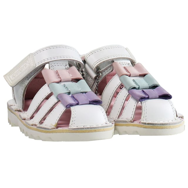 Kickers with bow top
