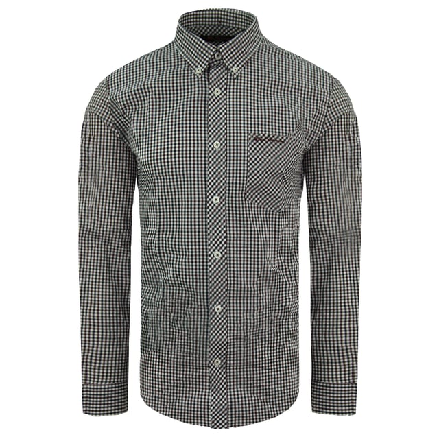 The Ben Sherman Men's Checked shirt is an icon of men's fashion. In an eyecatching house white checked pattern, this men's long sleeved Oxford Shirt is a statement look for any wardrobe.

With a regular mod fit, in premium white cotton, the legendary Ben Sherman short-sleeved Oxford shirt features the iconic branding, a two finger button down collar, locker loop and a back box pleat, with a generous spade chest pocket. All coming together to create a true, mod style statement; as it has since 1963.

This is the true original - and the ideal men's checkered shirt for any occasion. A true statement shirt for men, with the classic mod style from the original heritage brand.