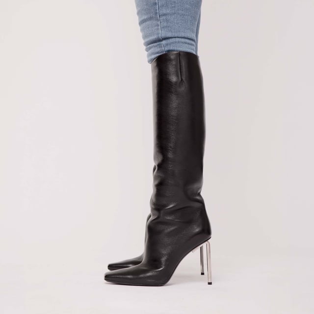 Womens Off White Nappa High Allen Boots in black silver.- Leather upper.- Slip on fastening.- Signature allen key stiletto heel.- Leather sole.- Ref: OWIE0260011072