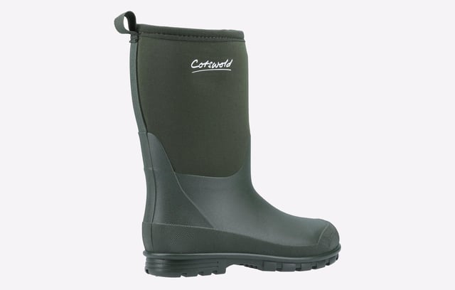 Hilly Neoprene from Cotswold, is the perfect childrens welly for all weather conditions. With fully waterproof neoprene for excellent warmth and comfort.
- 100% Waterproof- Pull On Loop- Lightweight sole- Reinforced toe and heel- Easy to clean overlay- 3mm Neoprene