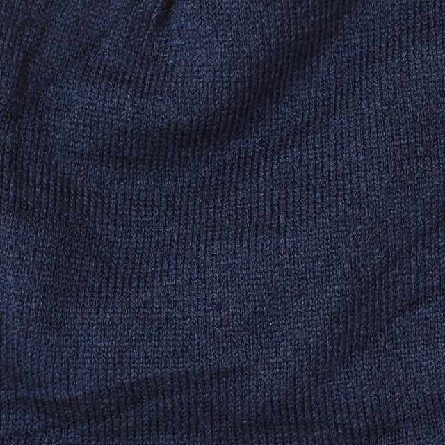 Gorro Reversible Buff.
Gorro casual, versátil y adaptable a todas tus necesidades.
Complemento ideal para proteger del frio.
Espíritu eco, diseño BUFF y tecnología avanzada para deporte o el día a día.
Reversible y con gráficos de la marca.
 Medidas: 23 x 23 cm.
 Composición: 100% Poliéster.
 Cuidados:
Lavar a mano.
No utilizar lejía.
Utilizar plancha temperatura máxima 110º.