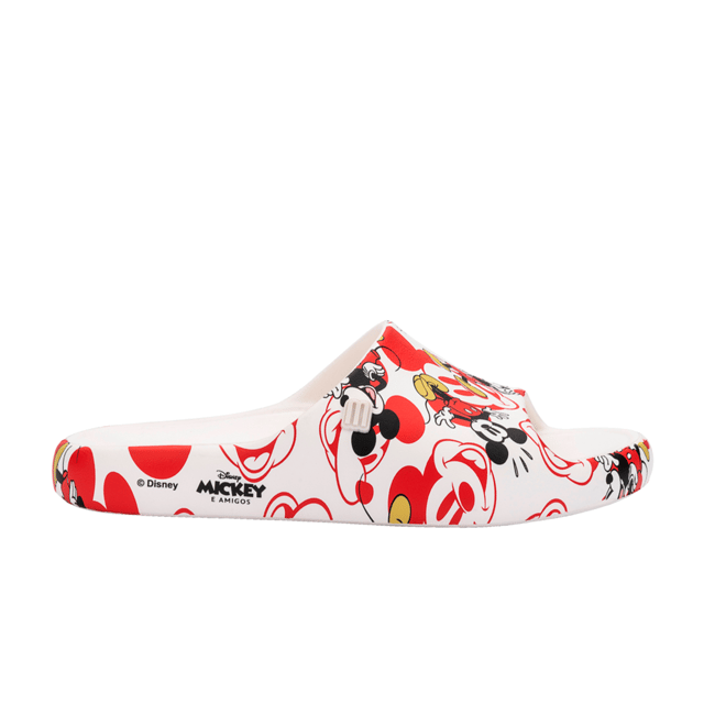 Put a dash of Disney in every step your little one takes with the new Mini Melissa Free Print Slide + Mickey. Extremely lightweight, the sandal has a print in 3DB and serigraphy, and a nylon fastener to ensure stability and comfort.