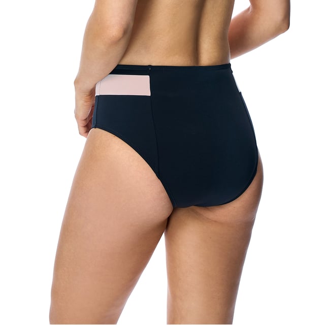 Braguitas de bikini tiro alto W240861 mujer.

El corte clásico es favorecedor para diferentes tipos de cuerpo.
Completamente forradas.
Estas bragas de bañador clásicas son una opción versátil y práctica para la playa y la piscina.

Tejido de vanguardia con un alto poder moldeador, con una alta resistencia al cloro, cremas y aceites bronceadores y excelentes propiedades de absorción de la humedad.
 Composición: Forro exterior: 75% Poliamida, 25% Elastano.
Forro interior: 84% Poliéster, 16% Elastano.
 Cuidados:
Lavar a mano.
No usar lejía.
No usar secadora.
No planchar.
No lavar en seco.
No estrujar.