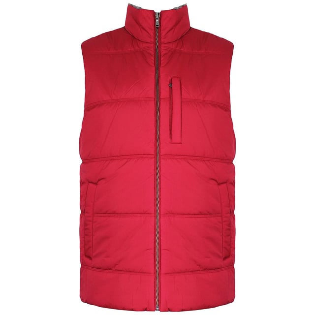 Chaleco rojo de forro polar para hombre Hackett London: una prenda exterior versátil y elegante que ofrece calidez y comodidad con un toque de sofisticación urbana. Este chaleco está diseñado para proporcionar aislamiento sin renunciar a la moda. Estas son las principales características de este excepcional chaleco rojo:

 Tejido polar de alta calidad:  Confeccionado con forro polar de alta calidad, este chaleco proporciona una calidez y un aislamiento excepcionales. El forro polar es conocido por su suavidad y su capacidad para retener el calor, lo que lo hace perfecto para el frío.

 Color rojo vibrante: El chaleco se presenta en un tono rojo vibrante que añade un toque de color a tu atuendo. El rojo es un color atrevido y llamativo, lo que convierte a este chaleco en una prenda llamativa.

 Diseño sin mangas:  Gracias a su diseño sin mangas, este chaleco ofrece libertad de movimiento para los brazos al tiempo que mantiene el calor. Es una opción excelente para llevar encima de jerséis o camisas de manga larga.

 Cierre de cremallera: La parte delantera del chaleco cuenta con un cierre de cremallera integral que permite ponérselo y quitárselo con facilidad. La cremallera suele estar diseñada para ser duradera y práctica.

 Cuello alto:  El cuello alto añade un toque de estilo urbano y ayuda a mantener el cuello caliente y protegido del frío.

 Bolsillos funcionales:  El chaleco suele incluir bolsillos funcionales, como bolsillos con cremallera para las manos o bolsillos interiores, que ofrecen un práctico espacio de almacenamiento para pequeños objetos esenciales o para mantener las manos calientes.

 Marca Hackett London:  Busque la discreta marca Hackett London, que puede incluir un logotipo o emblema, añadiendo un elemento de autenticidad y exclusividad al diseño.