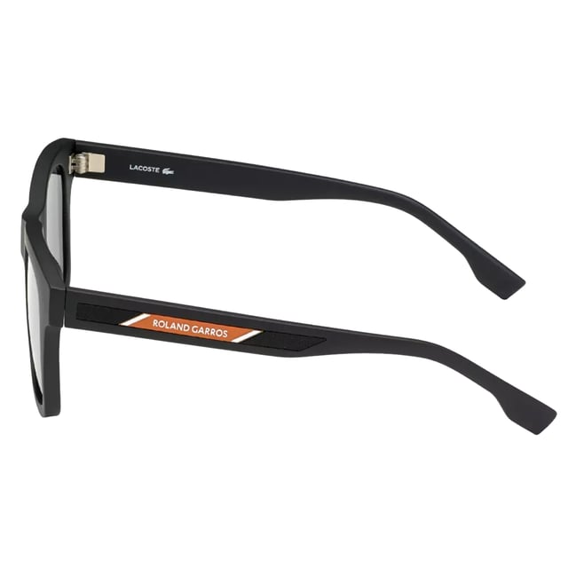Children's sunglasses, with acetate frame.
 Rectangular shaped frame.
 Acetate temples.
 100% UV protection.
 Anti-reflective crystals.
 Includes certificates of authenticity and warranty.
 Measures: Lens height: 38 mm. Lens width: 48 mm. Bridge: 17 mm. Temples: 130 mm.
 Composition: Acetate
 Care:
Cleaning and maintenance:
 - Clean the glass with soap and water (neutral).
 - Do not use dirty or abrasive cloths, which may alter the characteristics of the filters.
 - Use only original accessories and spare parts.
