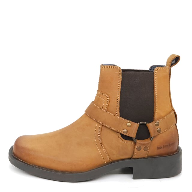 With chunky block heels, side stretch panels, harness detailing and metal rings, add a Western touch to your winter wardrobe with the Malden Biker Boots.