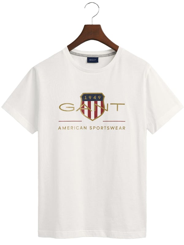 Mens Designer Gant Archive Shield T-Shirts feature Short Sleeves and a Crew Neckline. Gant Logo Printed on chest. Crafted With 100% Cotton, these Lightweight and breathable Regular Fit T-shirts are Machine Washable.