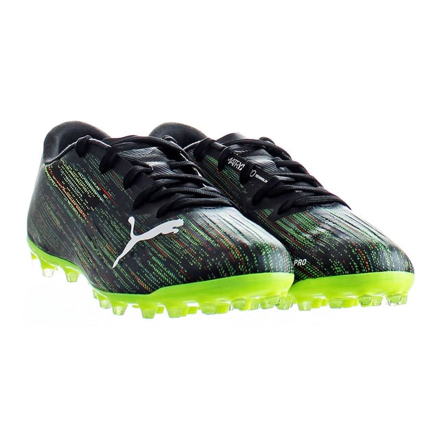 Puma Ultra es para el jugador que pone la velocidad por encima de cualquier otra cosa, utilizada por jugadores como Antoine Griezmann y Sergio Agüero
Equipado con tecnología de Matryxevo, en forma de una parte superior tejida fusionada con fibras de aramida y carbono, asegurando un bajo peso y un cierre completo.
La suela exterior SpeedUnit de PEBA ultra rápida, inspirada en la pista que se ejecuta con sus espárragos en forma de V ofrece la máxima tracción.
Bota mg para hierba natural y artificial