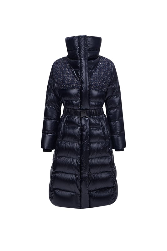 Elevate your urban commute with the Women's Premium Puffer Goose Down Jacket. Featuring low-saturation colour and artful pleats, this jacket exudes quiet luxury, blending simplicity with sophistication for a refined, yet understated look.