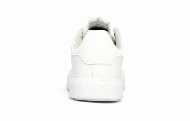 Jack & Jones Sneakers Ealing Wit Heren sneakers van het merk Jack & Jones. De schoen is gemaakt van hoogwaardig synthetisch leer. Merk: Jack & JonesModelnaam: EalingCategorie: heren schoenenMaterialen: synthetisch leerKleur: wit