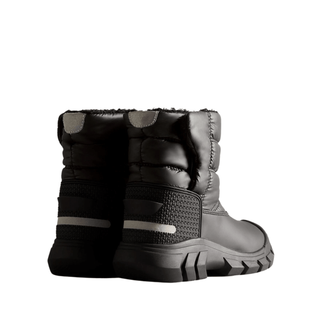 These Hunter Kids Snow Boots, are designed to look just like the Adult Snow Boot. Offering the little ones maximum durability, protection and warmth, in snowy environments.
These handcrafted boots have a high-grip sole for support and can keep them warm in temperatures as low as -20°C. They are finished with a kickspur for ease of removal and the zip opening, upper, lining and insole are made from 100% recycled materials.