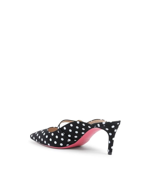 Moscow Mule Divertido  
Mula Pois Black con lunares  
Hecho en Italia  
Diseño elegante de punta afilada  
Correa y hebilla a juego  
Tacón de 5 CM  
100% cuero  
Cómoda y duradera  
100% CUERO  