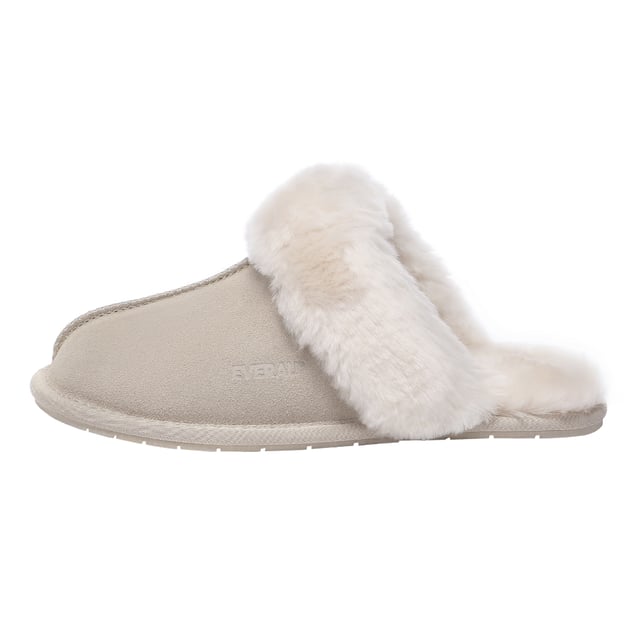 Estas pantuflas Harrier suaves y esponjosas son pantuflas tradicionales para mujer que son perfectas para usar en casa y brindan la máxima calidez y comodidad en las noches de invierno. Descripción: Ante Parte superior Forro de lana de piel de oveja Plantilla de lana de piel de oveja Suela de goma antideslizante Tecnologías: Parte superior resistente al agua Suela ligera