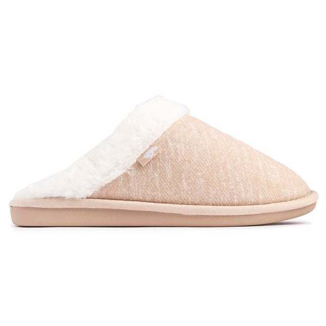 Estas pantuflas naturales Rocket Dog Rosie son el complemento perfecto para tu colección de ropa de estar por casa. Con una parte superior textil suave y ligera. cómoda suela de EVA. Estas pantuflas mantendrán tus pies relajados y cómodos en la casa y en esas ocasiones especiales.