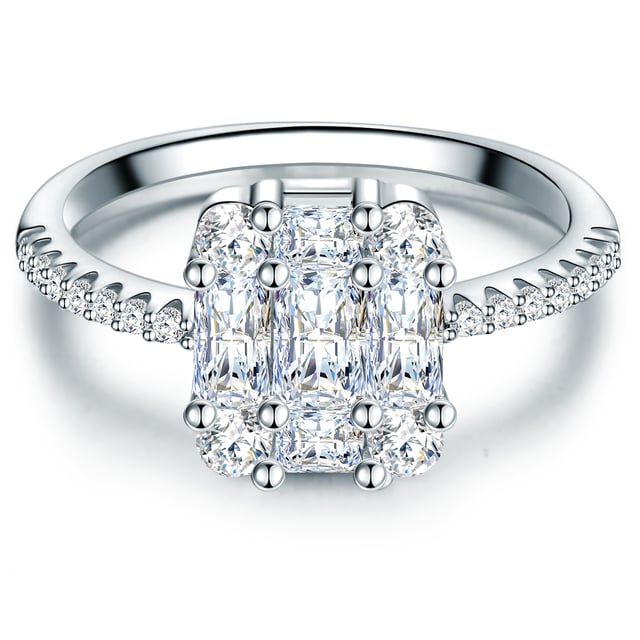 Are you looking for a special engagement ring? With this ring of the 1934 label, your loved one cannot resist! The glittering angular ensemble is sophisticated from different sizes of zirconia crystals in emerald and brilliant cut- an eye-catcher on the narrow, half-filled ring rail in memoire style. A rhodium line reliably protects the ring rail and versions made of high -gloss polished 925 silver. A stylish accessory that interprets the trendy geolook glamorous and remains a favorite even after the wedding!
