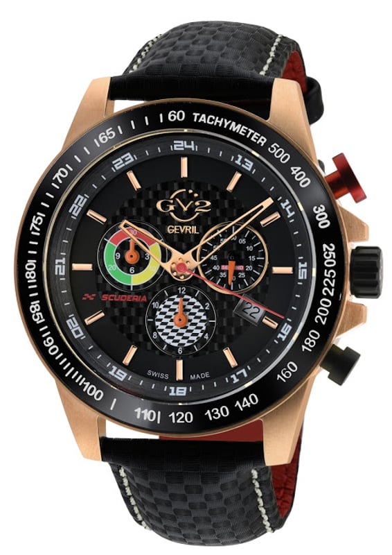 GV2 Scuderia - Cronógrafo
El cronógrafo deportivo de GV2, Scuderia, es el complemento perfecto para el ejecutante de alta octanaje. Inspirado en las carreras italianas, Scuderia no solo es rápido: su diseño elegante y atrevido llama la atención a cualquier velocidad. Una corona lista para la competición con un patrón de bandera de vuelta final es solo el comienzo. El sub-dial inferior en forma de línea de llegada complementa perfectamente los marcadores y el taquímetro en el bisel, ideal para calcular velocidades hasta fracciones de segundo. Haciendo eco del sub-dial, la correa de impresión de fibra de carbono en cuero genuino italiano con costuras es un detalle inspirado en la pista que no se deja opacar por el trofeo grabado en la parte trasera del estuche, que hacen de Scuderia una apariencia ganadora. No solo es agresivo, Scuderia está equipado con las características de rendimiento estándar de GV2: una caja circular de 45 mm en cristal de zafiro antirreflectante, resistente al agua hasta 100 metros y movimiento de cuarzo suizo multifunción que hacen que este reloj sea casi indestructible. ¿Te sientes audaz? Haz movimientos con la Colección Scuderia.

Especificaciones
Reloj cronógrafo multifunción de cuarzo Scuderia GV2 9921 para hombres

Reloj de cuarzo suizo para hombres de la Colección Scuderia de GV2
Caja redonda de acero inoxidable 316L de 45 mm, cronógrafo multifunción con escala de taquímetro, alarma, una zona horaria adicional
Esfera de fibra de carbono negra, marcadores en color oro rosa
Sub-dial de segundos, ventana de fecha a las 4 en punto
Correa de cuero genuino italiano negro con costuras blancas, hebilla de espiga
Cristal de zafiro antirreflectante
Resistente al agua hasta 100 metros/10 ATM
Crono de cuarzo suizo multifunción, Ronda 5130D con alarma.