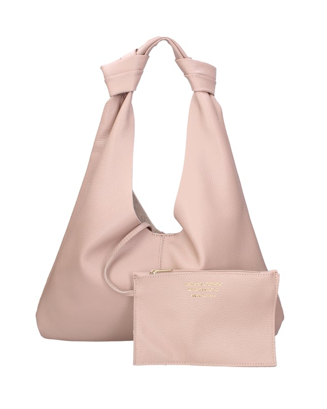 Bolso bandolera para mujer. El cierre es con botón magnético. Faltan bolsillos internos. Los bolsillos externos están ausentes. Falta la correa para el hombro. El mango es de cuero. Hay un compartimento interno. El material exterior es piel auténtica tipo dólar. Internamente está forrado en tejido 70% algodón - 30% poliéster. Medidas: 40x42x2 cm. Hecho en Italia