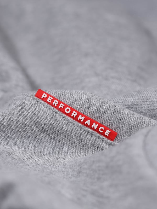 The perfect post-workout sweatshirt from the LUKE womenswear performance range is crafted from a soft recycled cotton and is cut to an oversized fit with dropped shoulders. It is detailed with a curved drop hem and is completed with the brands iconic rubberised lion head badge.