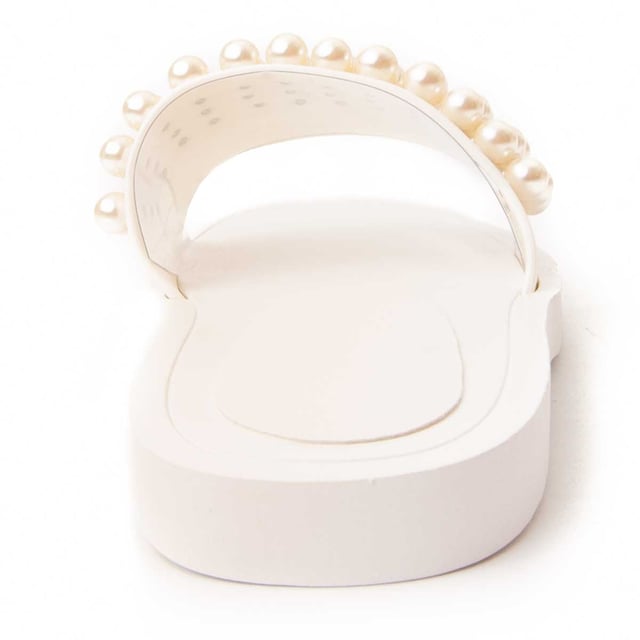 Dames casual sandaal. Comfortabele pasvorm. Gepolsterde binnenzool. Antislip zool. Versterkte stiksels. Gefabriceerd door andere merken voor ons merk.