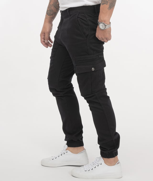 Die Chino Hosen von Rock Creek eignen sich ganz ausgezeichnet für legere Casual-Looks. Sie bieten eine angenehm weite Passform und sehen dabei auch noch richtig lässig aus. Beim gemütlichen Stadtbummel, beim Familienausflug oder in der Uni leisten die komfortablen Hosen gute Dienste. Darüber hinaus zeichnen sich die Chinos von Rock-Creek durch eine erstklassige Verarbeitung und eine hohe Qualität aus.