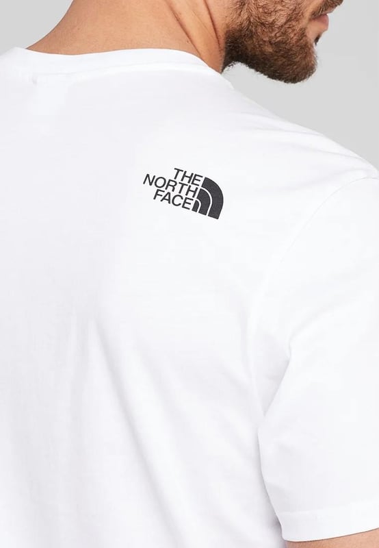 Men’s ‘simple Dome’ T-shirt from the North Face.         
Crafted From Soft Pure Cotton.         
The Classic Tee Features a Ribbed Knit Crew Neck, Short Sleeves, and a Straight Hem.         
Complete With a The North Face Logo to the Chest and Rear.         
Woven Branded Tab at the Hem.