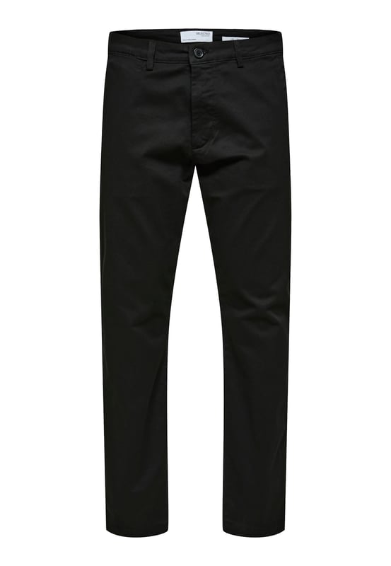 Tauchen Sie ein mit der Herren-Chinohose von Selected Homme. Mit ihrer schlanken Passform und dem schlanken Schnitt an den Oberschenkeln verleiht sie jedem Outfit eine moderne Eleganz. Die Paspeltaschen mit Knopf am Gesäß verleihen der Hose einen Hauch von Raffinesse und Funktionalität. Genießen Sie den ganztägigen Tragekomfort dank der hochwertigen Materialien und der sorgfältigen Verarbeitung. Die seitlichen Eingriffstaschen bieten praktische Aufbewahrungsmöglichkeiten für kleine Gegenstände. Der Reißverschluss und der Knopfverschluss sorgen für einen sicheren Sitz und ein einfaches An- und Ausziehen. Diese Chinohose ist perfekt für Männer, die einen anspruchsvollen Look mit einem Hauch von Lässigkeit suchen. Die Knöchellänge verleiht dem Style einen modernen Touch und ermöglicht es Ihnen, Ihre Lieblingsschuhe zu präsentieren. Die Gürtelschlaufen bieten die Möglichkeit, Ihren persönlichen Stil mit einem Gürtel Ihrer Wahl zu unterstreichen. Von lässigen Wochenendausflügen bis hin zu formellen Anlässen - diese Hose ist vielseitig einsetzbar und passt zu fast jedem Anlass. Erleben Sie den zeitlosen Stil und die Qualität von Selected Homme, die Ihren Look auf ein neues Level heben werden. Gönnen Sie sich den Luxus von Komfort und Stil - mit dieser Chinohose sind Sie immer perfekt gekleidet.