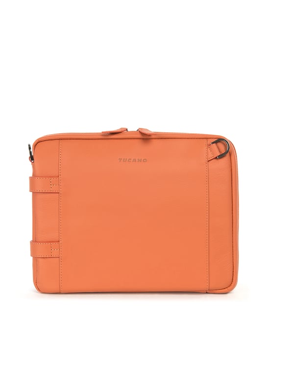 Unisex Crossbody tas met ritssluiting. twee open binnenzakken. afwezige externe zakken. verstelbare en afneembare lederen schouderband. ontbrekend handvat. een binnencompartiment. extern materiaal. polyester binnenkant. Afmetingen: 27x22x5,5 cm. Modeproduct