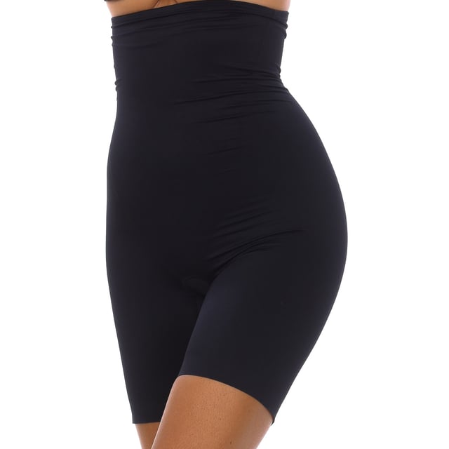 Silhouette girdle Janira.
 High-rise silhouette girdle.
 Invisible, leaves no mark.
 Size reducer.
 Seams seen in tone.
 Breathable fabric.
 Composition: 65% Polyamide, 35% Elastane
 Care:
-Wash at a maximum temperature of 30º.
 -Do not use bleach.
 -Do not use an iron.
 -Do not use dryer.
 -Do not dry clean.