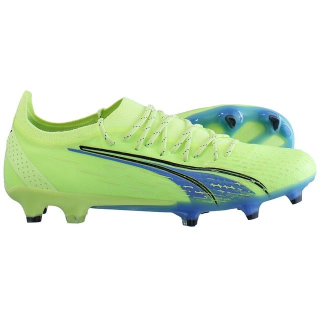 Play Fast. Footballers, meet a defender’s worst nightmare: the ULTRA Ultimate. It has a lightweight ULTRAWEAVE upper and a redesigned firm ground sole plate that helps get you to the ball faster and pick out the bottom corner. Every. Single. Time. 
FEATURES & BENEFITS 
ULTRAWEAVE: Ultra-light, engineered fabric with a structured, 4-way stretch that reduces weight and friction. Built for athletes looking to increase speed and strength 
PWRTAPE: Targeted upper reinforcement for support and durability 
PWRPRINT: Technology designed to provide stability and support on the micro level 
Recycled Content: The upper of this shoe is made with at least 20% recycled materials as a step toward a better future 
DETAILS 
Lightweight ULTRAWEAVE woven upper 
Dual density SPEEDPLATE outsole for rapid propulsion 
FG/AG: Firm Ground/Artificial Ground 
Removable insole 
PUMA Formstrip on the lateral side