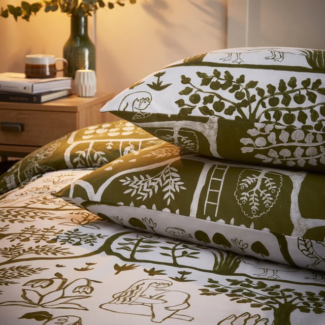 There is always something new to spot on the Frida duvet cover set! The intricately designed abstract drawings are a modern take on folk art and is inspired by the green tones found in nature, bringing it indoors to reconnect and rejuvenate. The moss coloured side is ideal to create a cocooning, nature inspired space, while the transitional designed reverse offers a fresher alternative, with a white base to add lightness to any space. An amazingly abstract and quirky duvet cover set which adds a fun rustic feel to your bedroom.