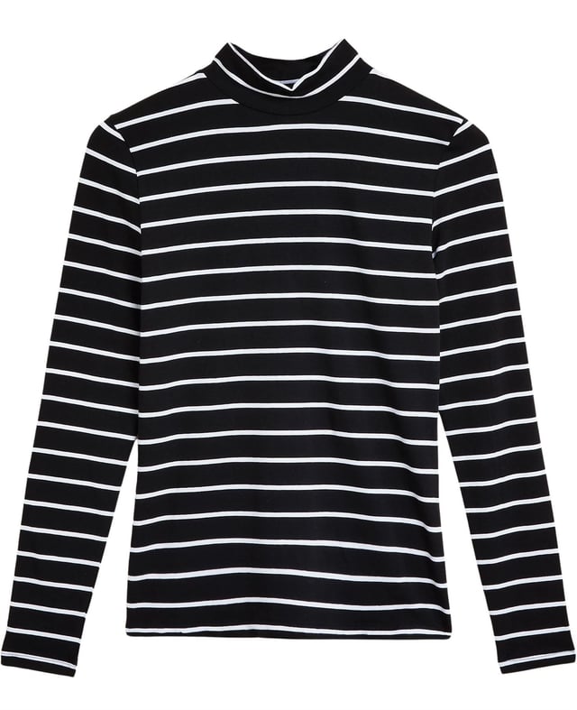 Stay cosy in sleek stripes with this cotton-rich top. Fitted shape, with long sleeves and a funnel neck to lock in warmth. Added stretch gives extra comfort. Made from responsibly sourced cotton.
Fit: Regular, Sizing: As expected