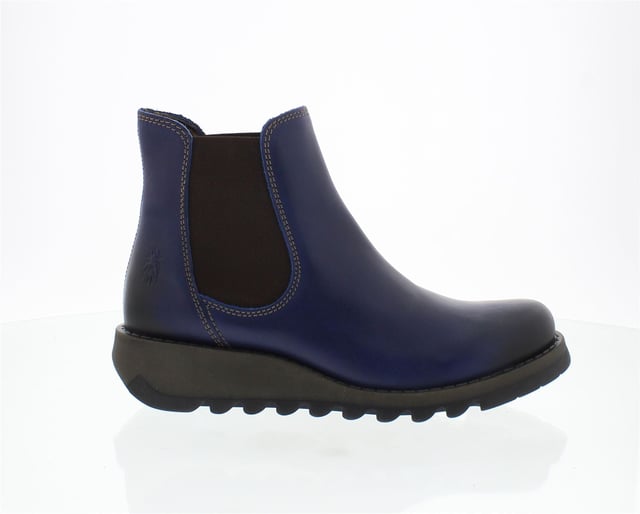 De Fly London Women's Salv195 Chelsea Leather Boots uit de Sminx Line bieden een stijlvol en praktisch ontwerp voor dagelijks gebruik. Deze laarzen hebben een instapmodel en zijn gemaakt van eersteklas leren bovenwerk, een voering van microvezel en een comfortabele binnenzool van microvezel. De duurzame TR-rubberen zool zorgt voor langdurige ondersteuning, terwijl de 3,5 cm hoge wighak precies de juiste hoeveelheid hoogte toevoegt voor een subtiele lift. Deze Chelsea-laarzen zijn perfect om te combineren met casual of semi-formele outfits en combineren comfort en tijdloze stijl. Bovenwerk: leer, voering: microvezel, binnenzool: microvezel, zool: TR-rubber, hakhoogte: 3,5 cm, instapmodel.