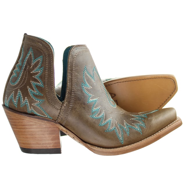 From rodeo scene to the mainstream this gorgeously handcrafted bootie from the Ariat® New West collection fits right in. ATS® technology provides exceptional comfort for that light-on-your-feet feeling.
ATS® technology for stability and all-day comfort
Premium full-grain leather foot and upper
All over four-row stitch pattern
Cut out side design detail for easy slip-on entry
Hand-nailed colour stained leather outsole
Can be resoled
