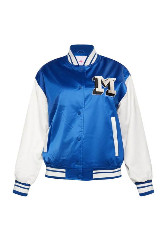 Dit varsity-jack van myMo is geïnspireerd op de klassieke college-stijl en is een absolute topper! Het is gemaakt van een glanzende satijnen stof, heeft een hoogwaardige afwerking en klassieke tweekleurige mouwen en zoom. De gestreepte ribboorden, de steekzakken en de geborduurde M-patch zorgen voor een authentieke retrolook.