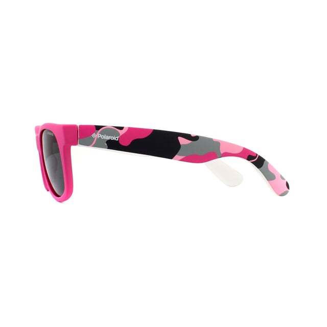 Polaroid Kids Sunglasses P0300 TCS Y2 Pink Camo Grey Polarized are a classic wayfarer style sized for kids in some bright funky colours with 100% UV protection and the Polarized lenses removing glare and protecting your child's eyes even more.