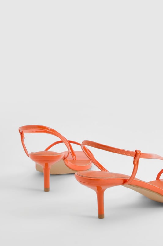 Love at first scroll happens with these lace-up heels. Dressing up for party plans but don't want to be too extra? The minimalist style on these strappy heels is the low-key vibe you need for your outfit. The strappy design is easy to do up and ties around the ankle in a criss-cross pattern - super cute and comfortable for a day out. Whether it's block heels or stiletto styles, It's the type of shoe we love wearing for every occasion.Style: Strappy HeelsFabric: PU