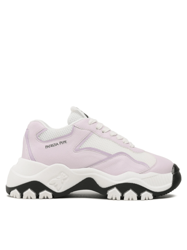 Sneakers atados son la combinación perfecta de estilo y comodidad, ideal tanto para la jungla urbana como para las escapadas de fin de semana.
Con la punta redonda que proporciona espacio y confort a tus dedos, una elección ideal para aquellos que valoran la comodidad en cada paso.
Modelo de plataforma, que no solo añade unos centímetros de altura, sino que también asegura estabilidad y amortiguación al caminar.
En la lengua, un parche de la marca es un detalle sutil pero notable que demuestra la originalidad y alta calidad del producto.
La suela con logo no solo garantiza la autenticidad, sino que también es un signo de solidez y durabilidad, lo que te permite disfrutar de los zapatos por muchas temporadas.
En la parte trasera del zapato, el nombre de la marca destaca discretamente el carácter lujoso del calzado y añade prestigio a cada paso.
Hechos de cuero ecológico de alta calidad y tela, lo que representa una elección responsable para el medio ambiente, sin comprometer la estética y durabilidad.