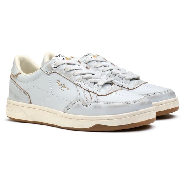 These Court-inspired Streetwear Trainers, Kore Retro By Pepe Jeans London, Feature Leather And Pu Uppers With Suede Details And Pepe Jeans Branding. Thermoformed, Removable Foam Insole And Micro-perforations Guarantee Supreme And Breathable Comfort. Wear This Classic Sneaker On A Laid-back Day Out Or An Evening Around Town For An Urban Fashion Appeal.