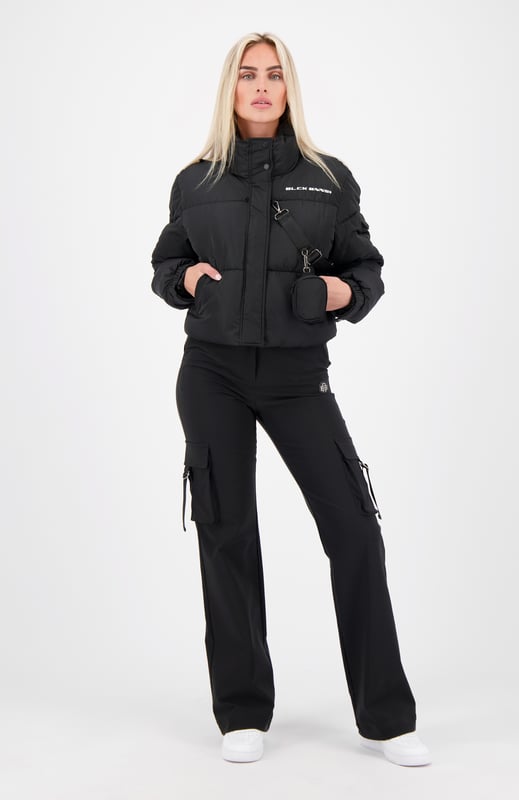 100% Polyester Short fit High collar with zipper and button closure BLCK BNNS logo on left chest Two front pockets Adjustable cuffs Side pocket on left arm Detachable zipper pouch 