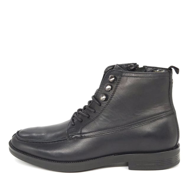 Discover Ealing, a classic lace up boot in a soft leather upper, complete with top lace hooks and side zip fastening for an easy-to-wear everyday style.