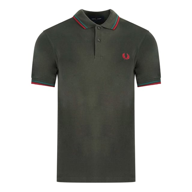 Polo Fred Perry Twin Tipped M3600 L85 marrón. Polo Fred Perry marrón. Patrón En El Cuello. Cierre de botón en el cuello. Estilo: M3600 D54. 100% algodón
