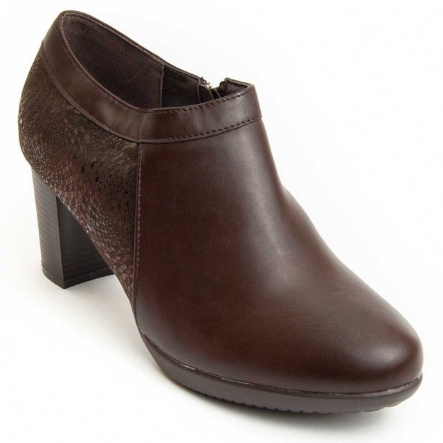 Botines de tacón para mujeres. Ajuste cómodo. Fabricados con materiales veganos. Elaborados por otras marcas para nuestra marca. Medidas aproximadas: tacón de 8 cm, altura del eje de 7 cm y ancho del eje de 11 cm.